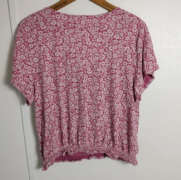 Lucky Brand Pink White Floral Print Top V-neck Short Sleeve Large - Picture 7 of 9